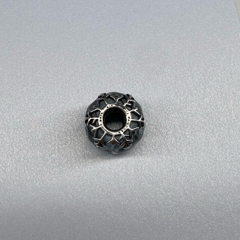 pandora snowflake snow charm